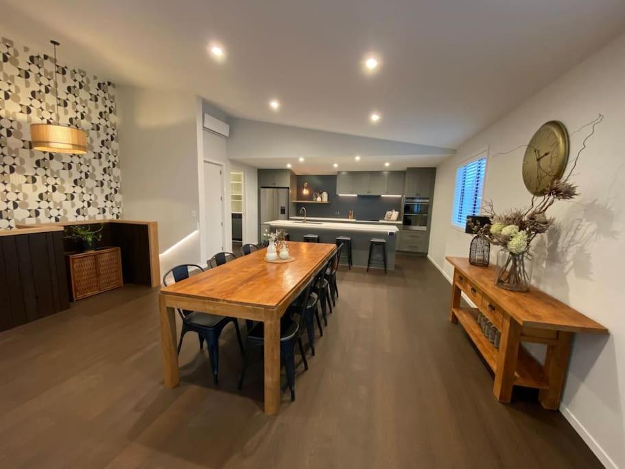 Luxury Escape In Cbd - Walking Distance To Town Villa Tauranga Exterior photo